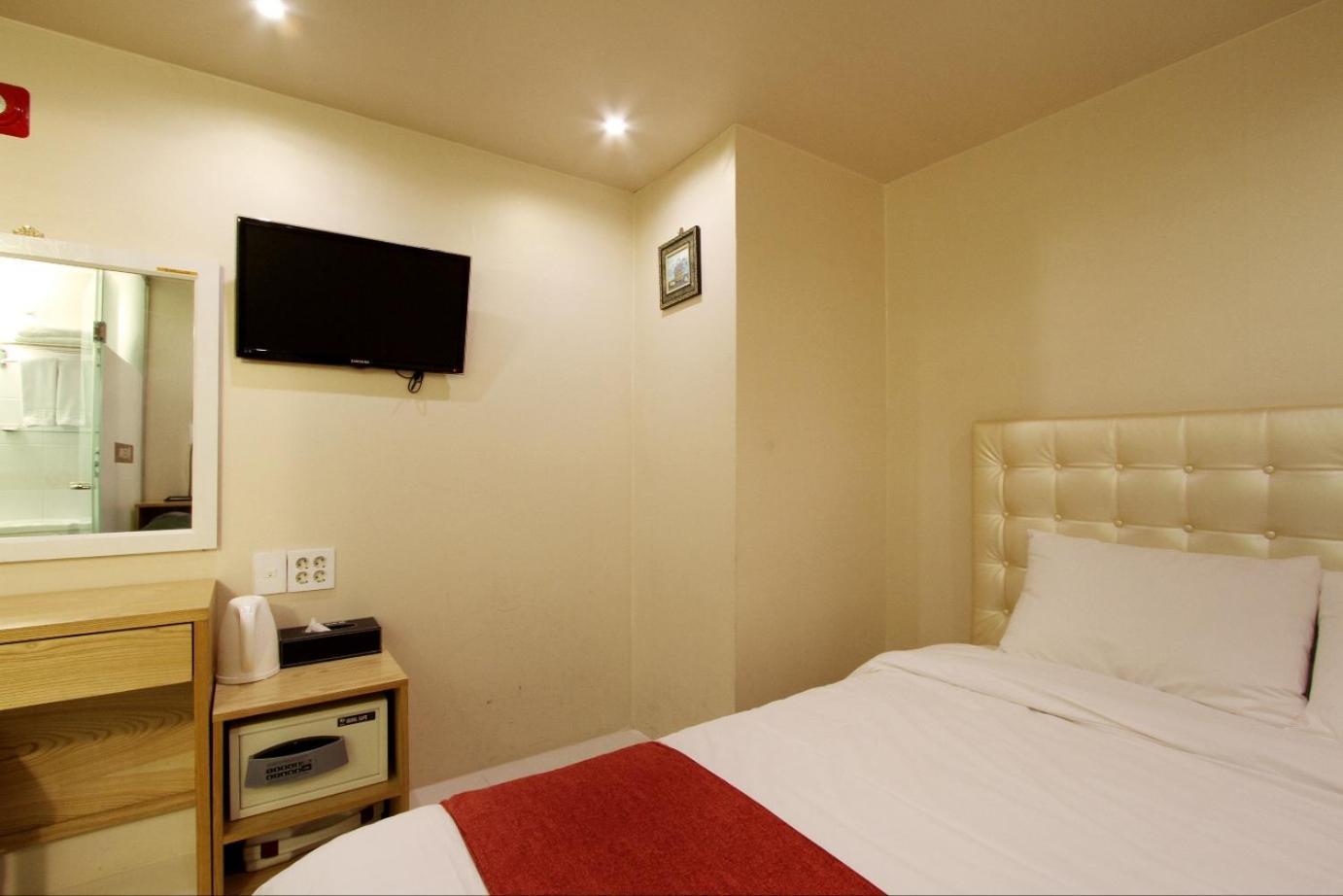 Hotel Myeongdong Seoul Exterior photo